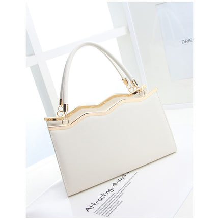 Unique Fashion Hand Bag White color, with the shoulder strap