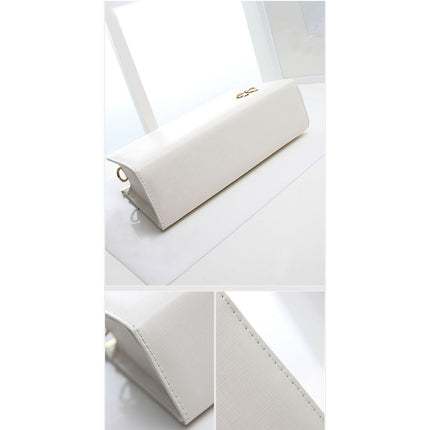 Unique Fashion Hand Bag White color, with the shoulder strap