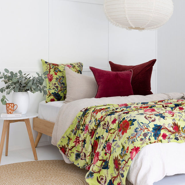 Mexican Painter Velvet Throw, Frida Floral Decorative Throw, Mexican Painter Art Garden Country Mexico Muertes Throw Cotton Velvet Throw