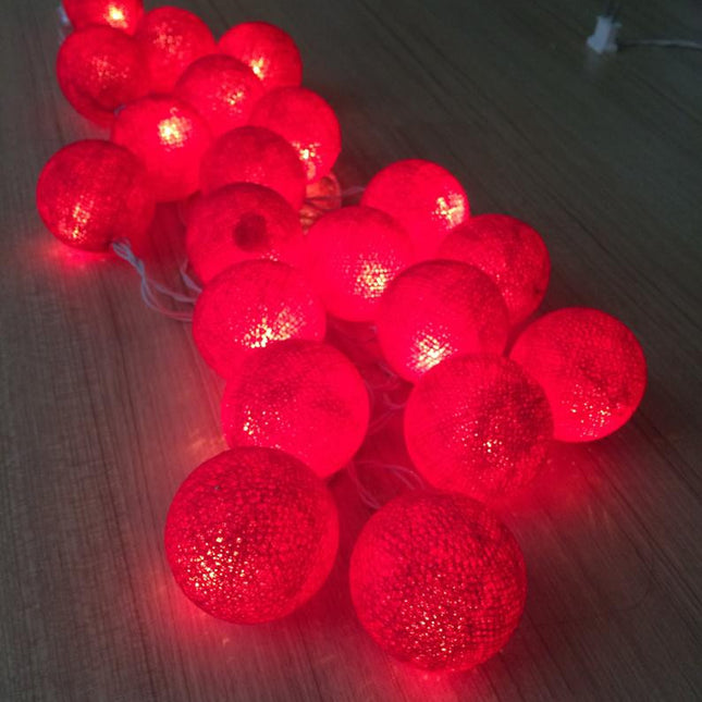1 Set of 20 LED Red 5cm Cotton Ball Battery Powered String Lights Christmas Gift Home Wedding Party Bedroom Decoration Outdoor Indoor Table Centrepiece