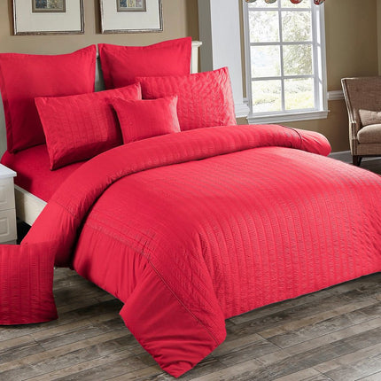 Seersucker King Size Quilt/Doona/Duvet Cover Set - Red